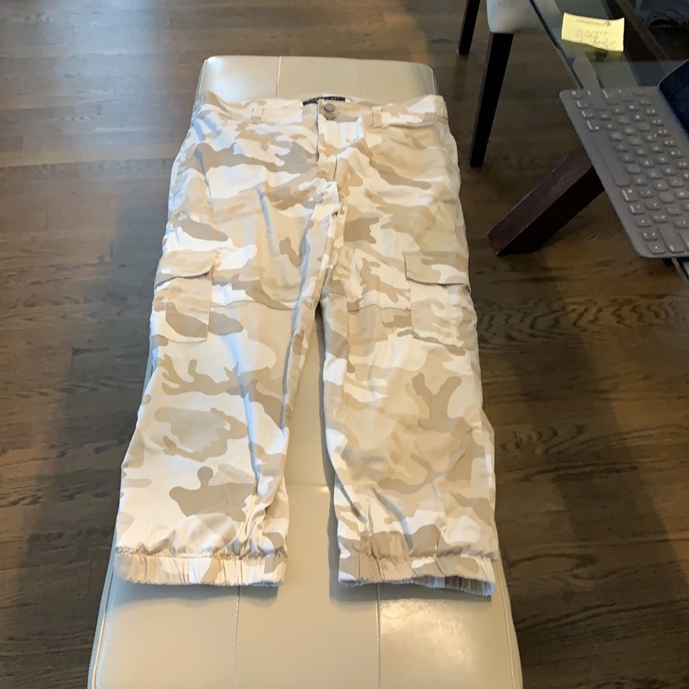 Tan Camo Cargo pants-Sanctuary sz 30 . Barely worn